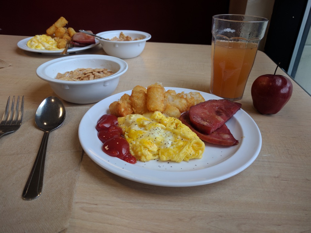 Eggs, Ham & Tater Tots